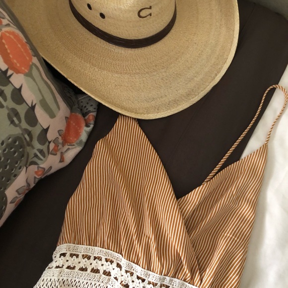 Yellow crochet romper - Picture 3 of 3